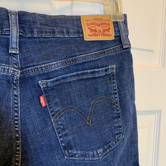 Levi’s Cuffable Denim Shorts Size 32 - Picture 4 of 5